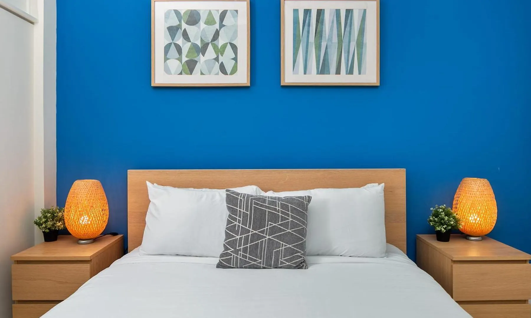 Modern Uptown 2Br Free Parking & Private Balcony Daire Charlotte 0*,  ABD